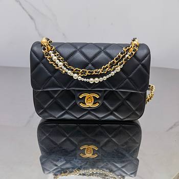 	 Colestore Chanel 24P Pearl Black Size 14.5*19.5*7.5cm