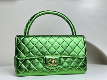 	 Colestore Chanel Vintage Green Bag Size 25cm