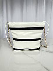Colestore Chanel 22 Small Bag Calfskin Black & White 20 × 19 × 6 cm - 4
