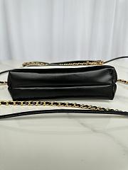 	 Colestore Chanel 22 Small Bag Calfskin Black And White 20 × 19 × 6 cm - 2