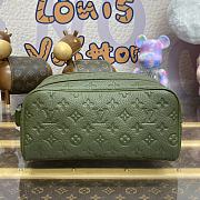Colestore Louis Vuitton Dopp Kit Toilet Pouch Green 28*15*16.5cm - 1