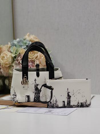 Colestore Dior Toujours Black And White 23x15x15cm