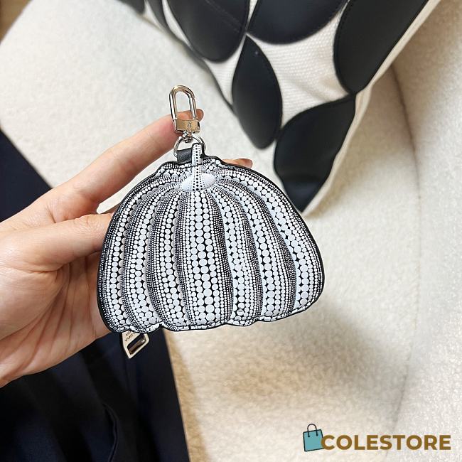 	 Colestore Louis Vuitton Keychain Grey 11×8×2 - 1