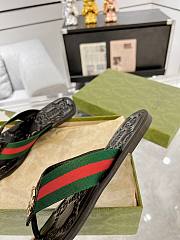 Colestore Gucci GG Thong Dark Green & Red Nylon Web Sandals - 5