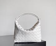 Bottega Veneta Wallace Shoulder Bag White 22x13x9.5cm - 1