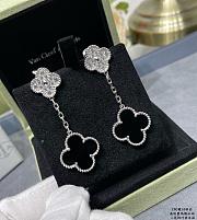 Van Cleef & Arpels Black Agate & Diamond Two-flower Four-leaf Clover Earrings - 4