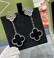 Van Cleef & Arpels Black Agate & Diamond Two-flower Four-leaf Clover Earrings - 2