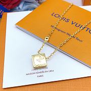  Louis Vuitton Old Flower Necklace Gold - 6