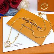  Louis Vuitton Old Flower Necklace Gold - 2