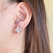 Van Cleef & Arpels Four-Leaf Clover Natural Pink Earrings - 5