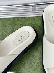 Gucci Marina Chain Slide Sandals in White - 5