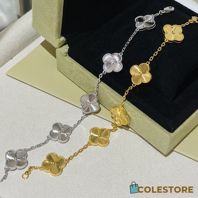 Van Cleef & Arpels Laser Four-leaf Clover in Gold/Silver - 1
