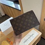 Louis Vuitton SaintPlacide Classic Monogram Chain Bag Brown 20cm - 5