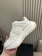Gucci Ripple Trainer in White - 2