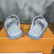 Louis Vuitton Mirabeau Thong Caft Leather Blue - 2