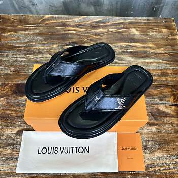 Louis Vuitton Mirabeau Thong Caft Leather Black