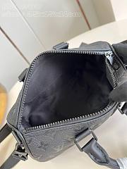 Louis Vuitton Keepall Bandoulière 25 Black Brushed Monogram Cowhide Leather M11595 25 x 11 x 15 cm - 5