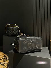 Chanel Small Vanity Bag Black Large Size 16 x 11 cm - 5