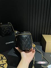 Chanel Small Vanity Bag Black Large Size 16 x 11 cm - 3