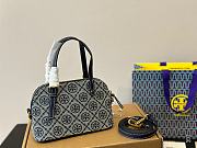 Tory Burch Barrel Mini T Monogram 22 x 14 cm - 1