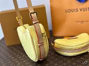 Colestore Louis Vuitton Croissant PM Chic And Yellow Monogram Vernis Embossed Cowhide Leather 25 x 15 cm - 5