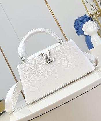 Louis Vuitton Capucines White 30 x 19 x 9 cm