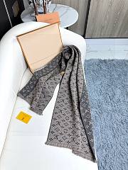 Louis Vuitton Monogram Classic Scarf Light Grey 30 * 180 cm - 2