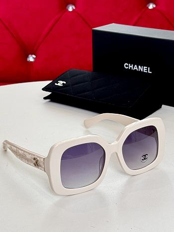 Chanel Square Sunglasses White 53 x 21 x145 cm