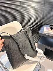 Louis Vuitton Excursion Tote Black Leather 29.5 x 32 cm - 2