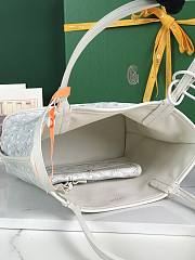 Goyard Anjou Mini Bag In Chevroches Calfskin And Goyardine Canvas White With Oversized Pink Heart 20 x 20 x 10 cm - 5