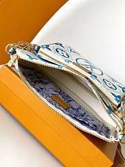 Louis Vuitton By The Pool Multi Pochette Accessoires Blue 24,0 x 13,5 x 4,0 cm - 5