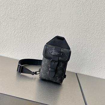 Louis Vuitton Soul Trunk Vertical Black 14 x 6 x 25 cm