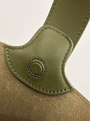 Loewe Mini Pebble Bucket In Mellow Calfskin Olive 20 x 16 x 16 cm - 6