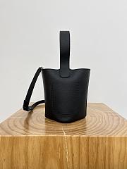 Colestore Loewe Mini Pebble Bucket In Mellow Calfskin Black 20 x 16 x 16 cm - 5