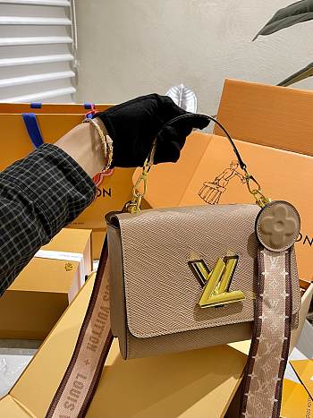Louis Vuitton MM Twist Bag Beige 23 cm