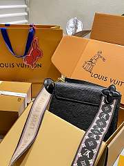 Louis Vuitton MM Twist Bag Beige 23 cm - 6
