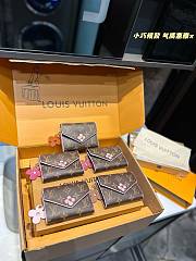 Louis Vuitton Purse Four Leaf Hot Pink 11 x 8 cm - 4