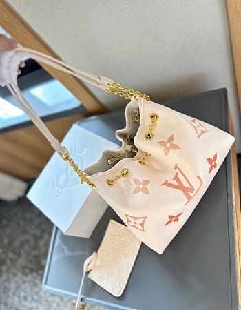 Louis Vuitton Bundle Pink Brown 20 x 18 cm