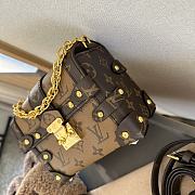 Louis Vuitton Monogram 15cm - 5