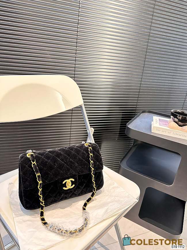 Chanel Classc 11.12 Flappy Bag Black 25 x 16 cm - 1