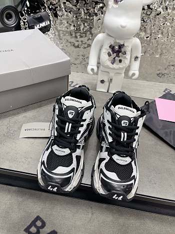 Balenciaga Runner Black And White