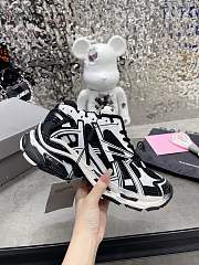 Balenciaga Runner Black And White - 6