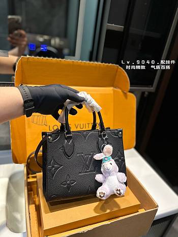 Louis Vuitton OnTheGo Black 25 x 20 cm 