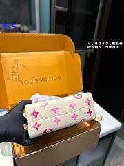 Louis Vuitton OnTheGo Beige And Pink 25 x 20 cm - 5