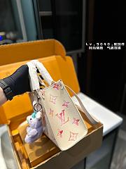 Louis Vuitton OnTheGo Beige And Pink 25 x 20 cm - 4