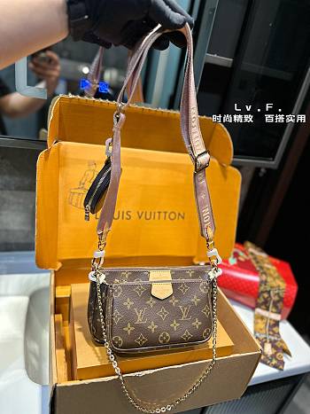 Colestore Louis Vuitton Multi Pochette Accessoire 23 cm