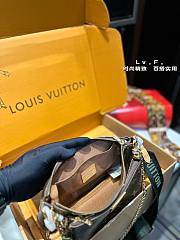 Colestore Louis Vuitton Multi Pochette Accessoire 23 cm - 6