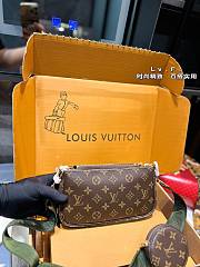 Colestore Louis Vuitton Multi Pochette Accessoire 23 cm - 4