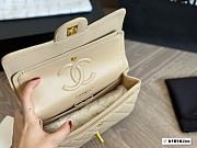 Chanel Flap Bag Beige 23 x 15 cm - 4