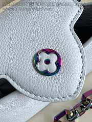Louis Vuitton Capucines East-West 22-12-8 cm - 5